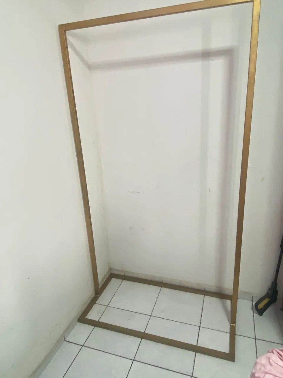 Arara de metalon
