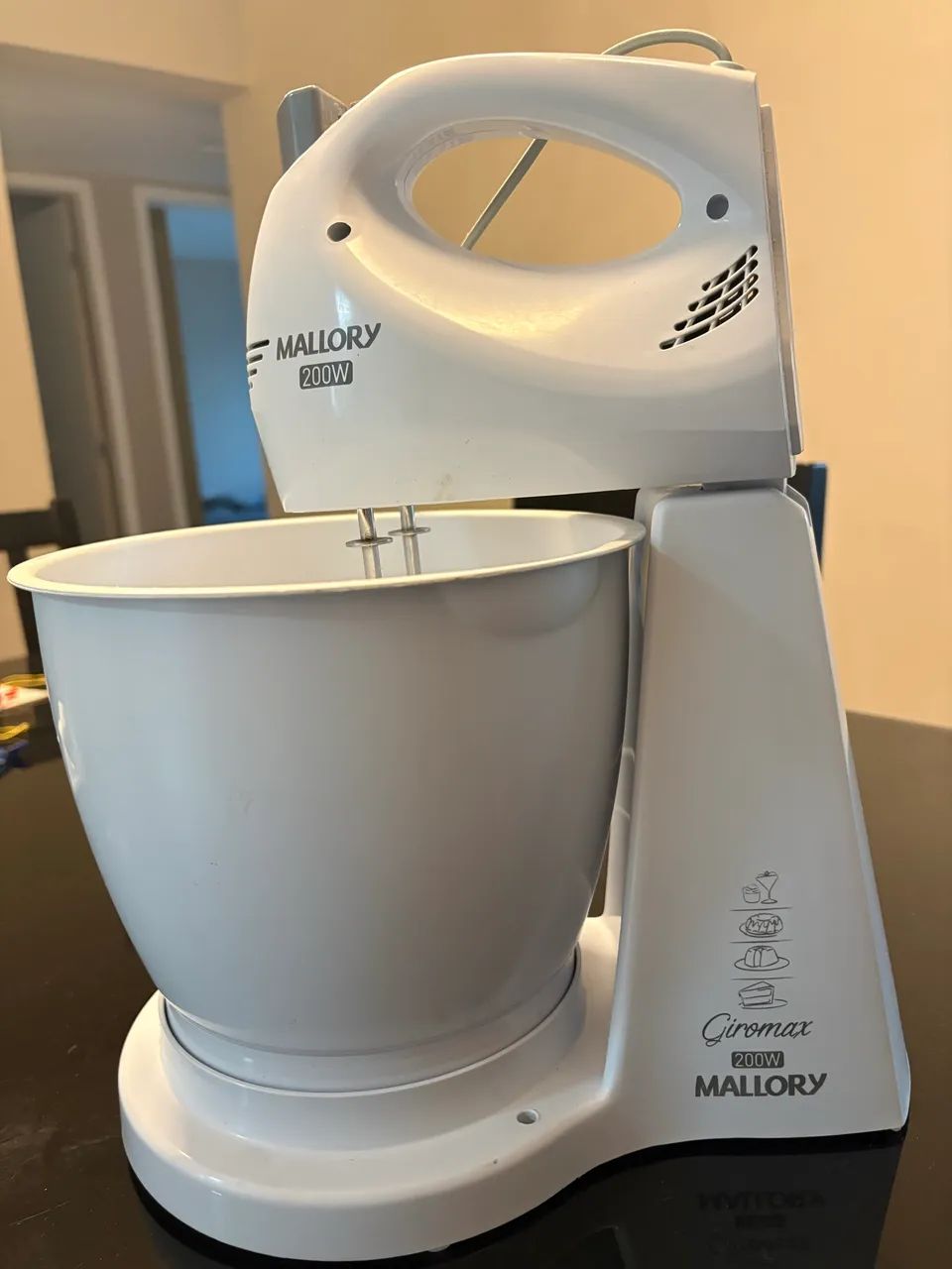 Batedeira Mallory Giromax 200W