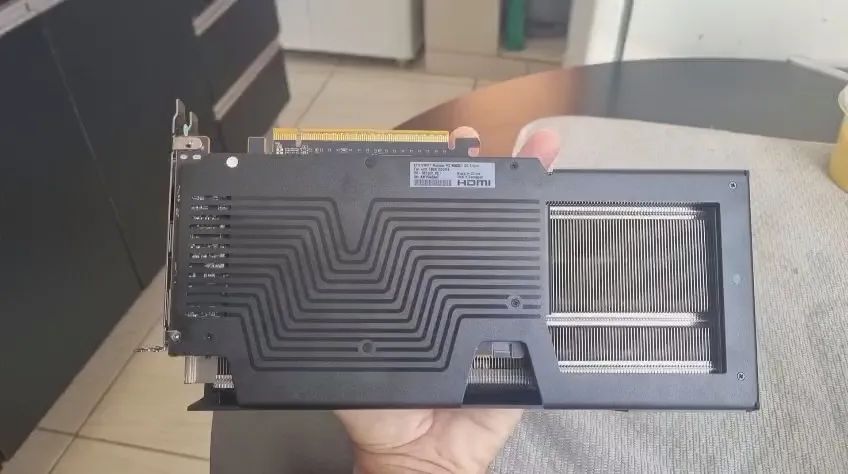 RX 9060 XT 16gb - Foto 3