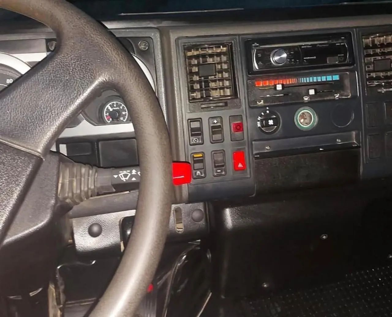 Ford cargo 815e/caçamba/2011 - Foto 5