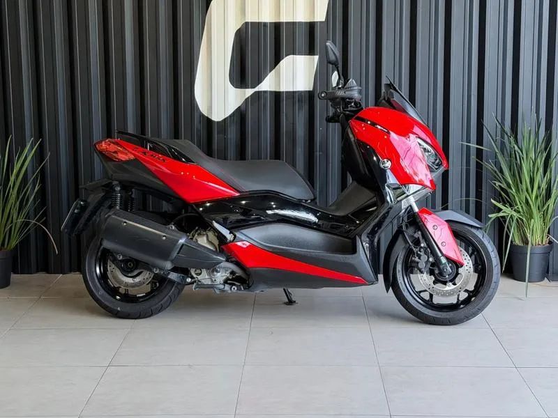 YAMAHA XMAX 2024 - Foto 3