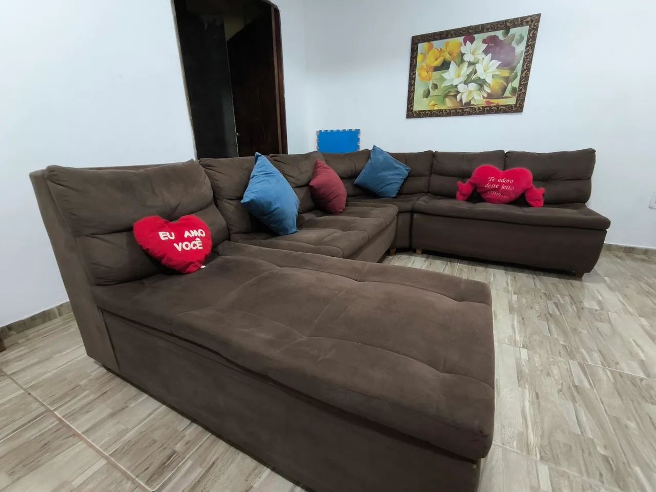 Sofá de canto com chaise em suede com poucas avarias  - Foto 2
