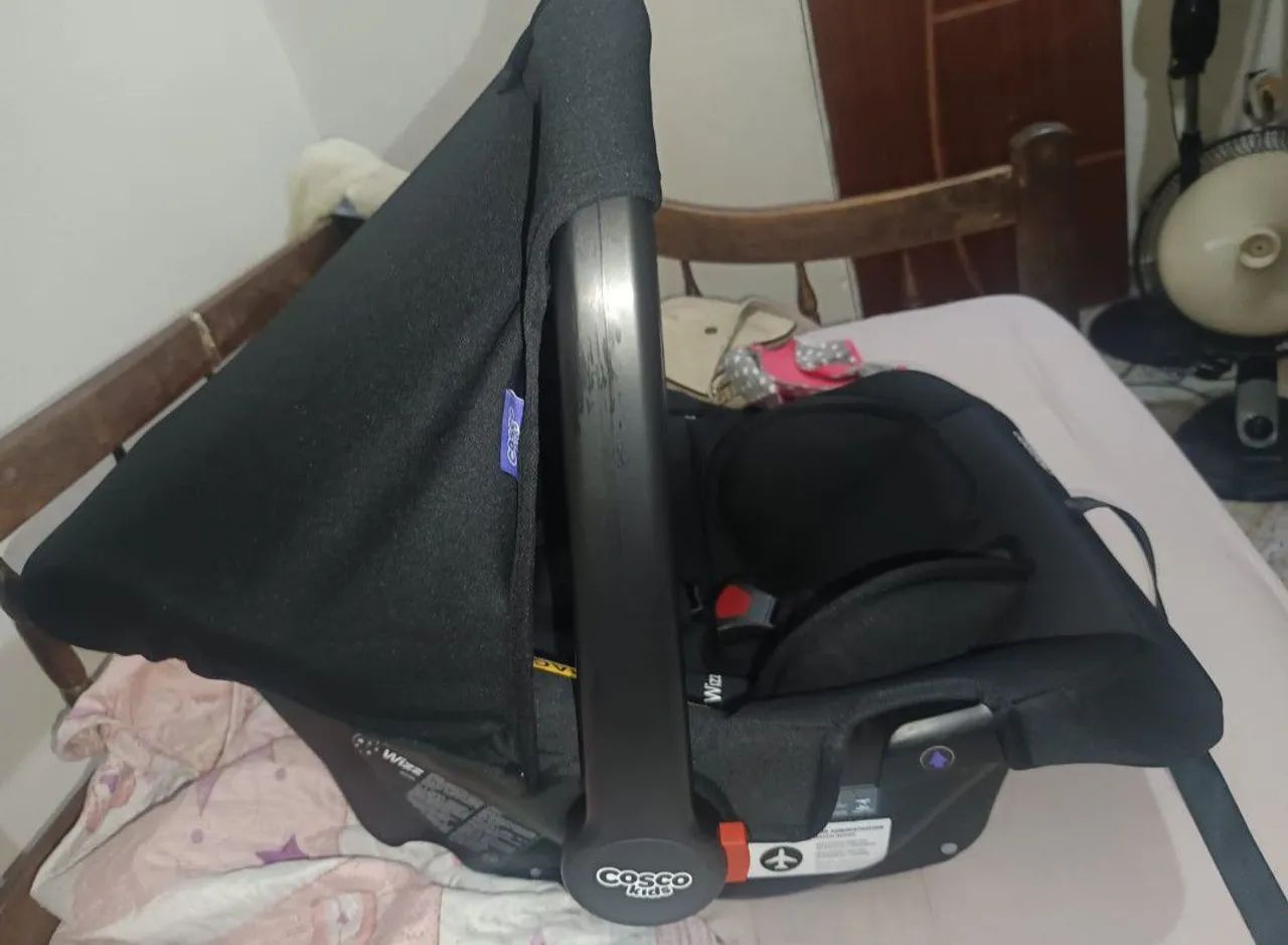 Bebê conforto semi-novo 