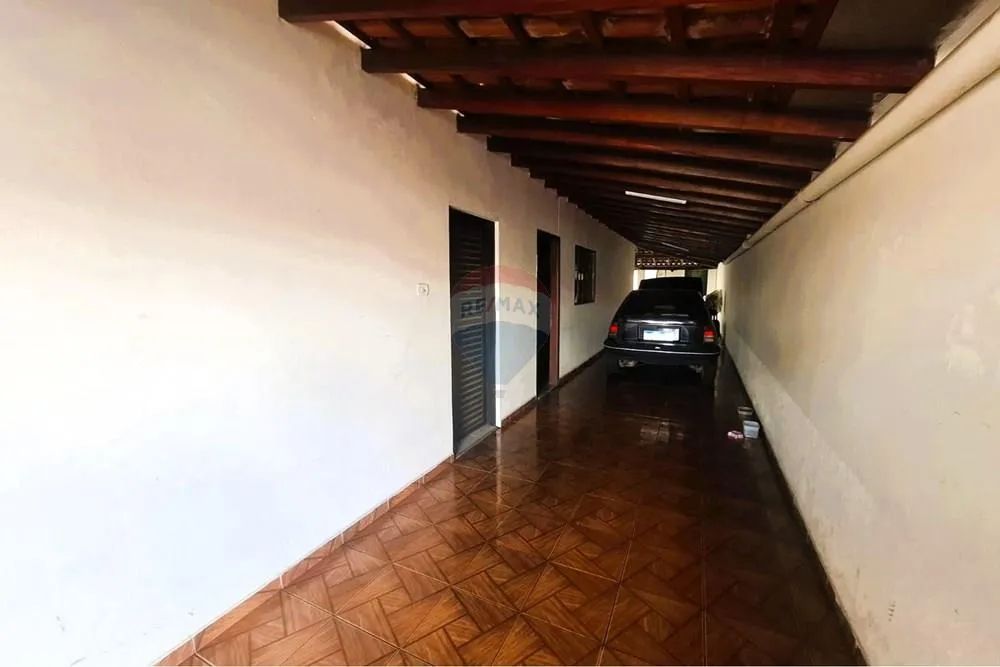 Casa Elegante c/ Ponto de Comércio: 270m² em Aguaí, SP - Foto 2