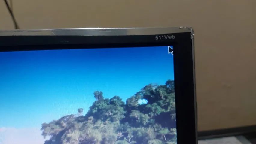Monitor ultrafino AOC 511Vwb completão, mas com detalhe - Foto 3