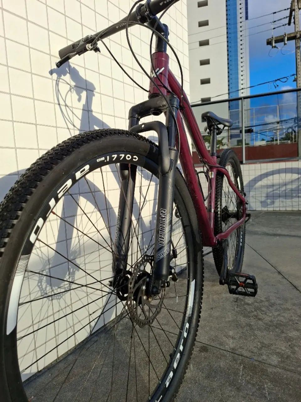 Bicicleta Colli Aro 29 - Freio a Disco e 21 Marchas (excelente Estado) - Foto 3