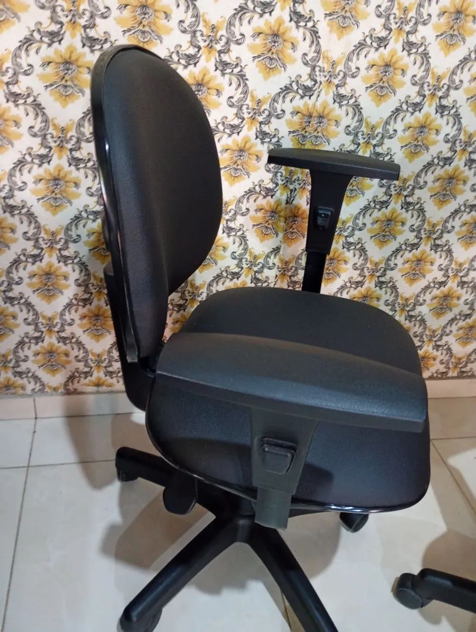 Cadeira de escritório com rodinhas  - Foto 3