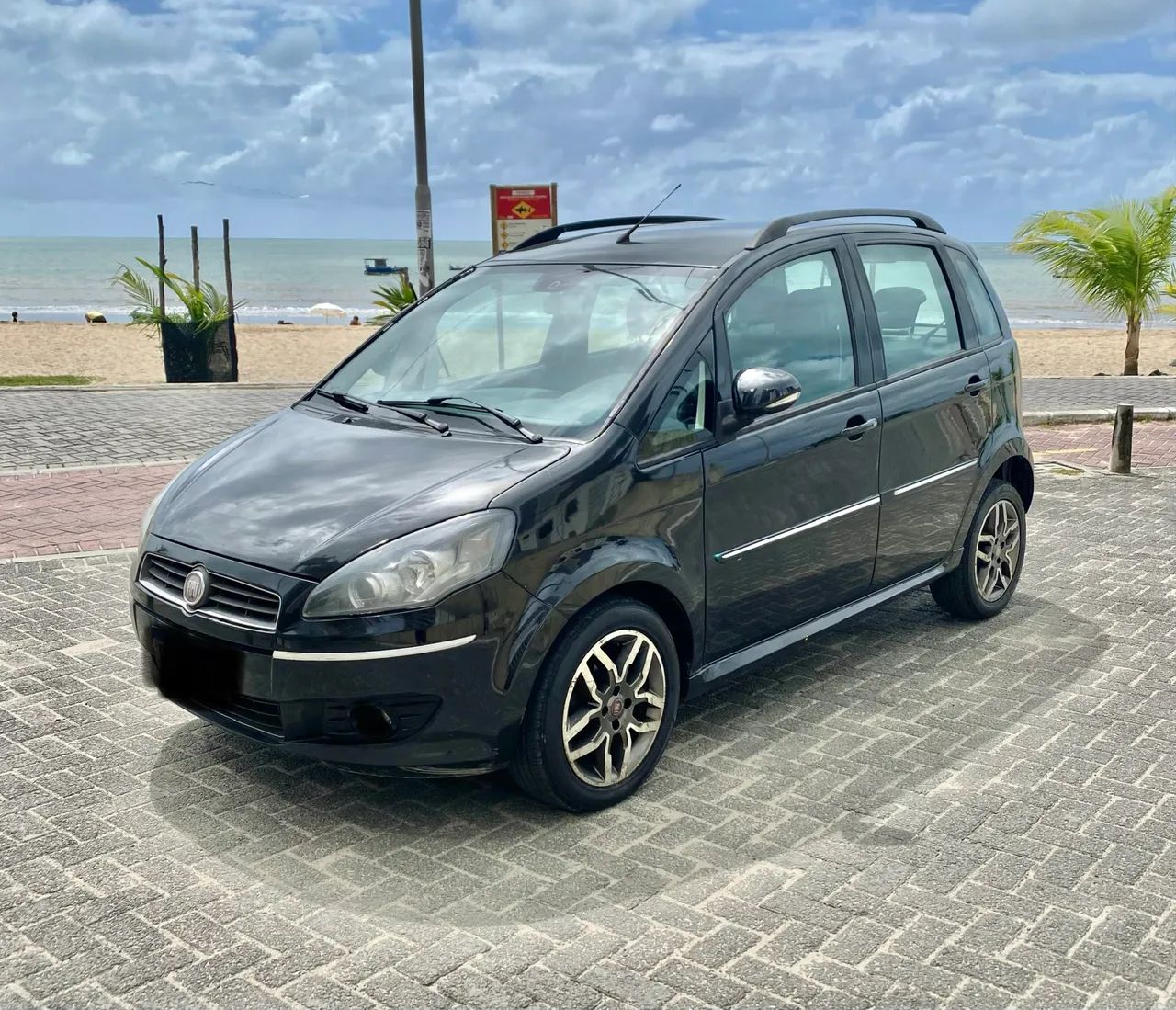 Fiat Idea Sporting 1.8 Flex 16V 5P 2012