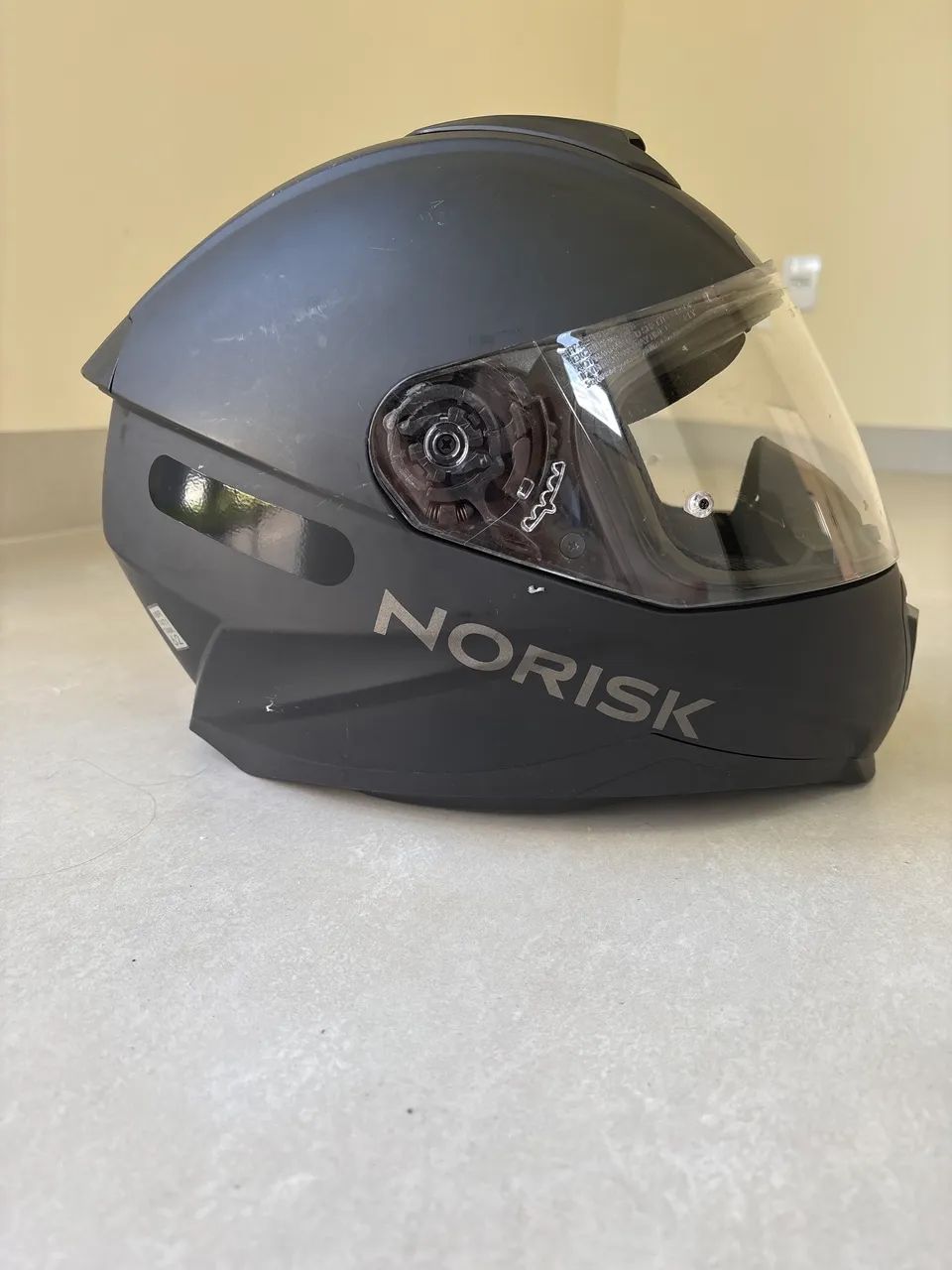 Capacete norisk razor