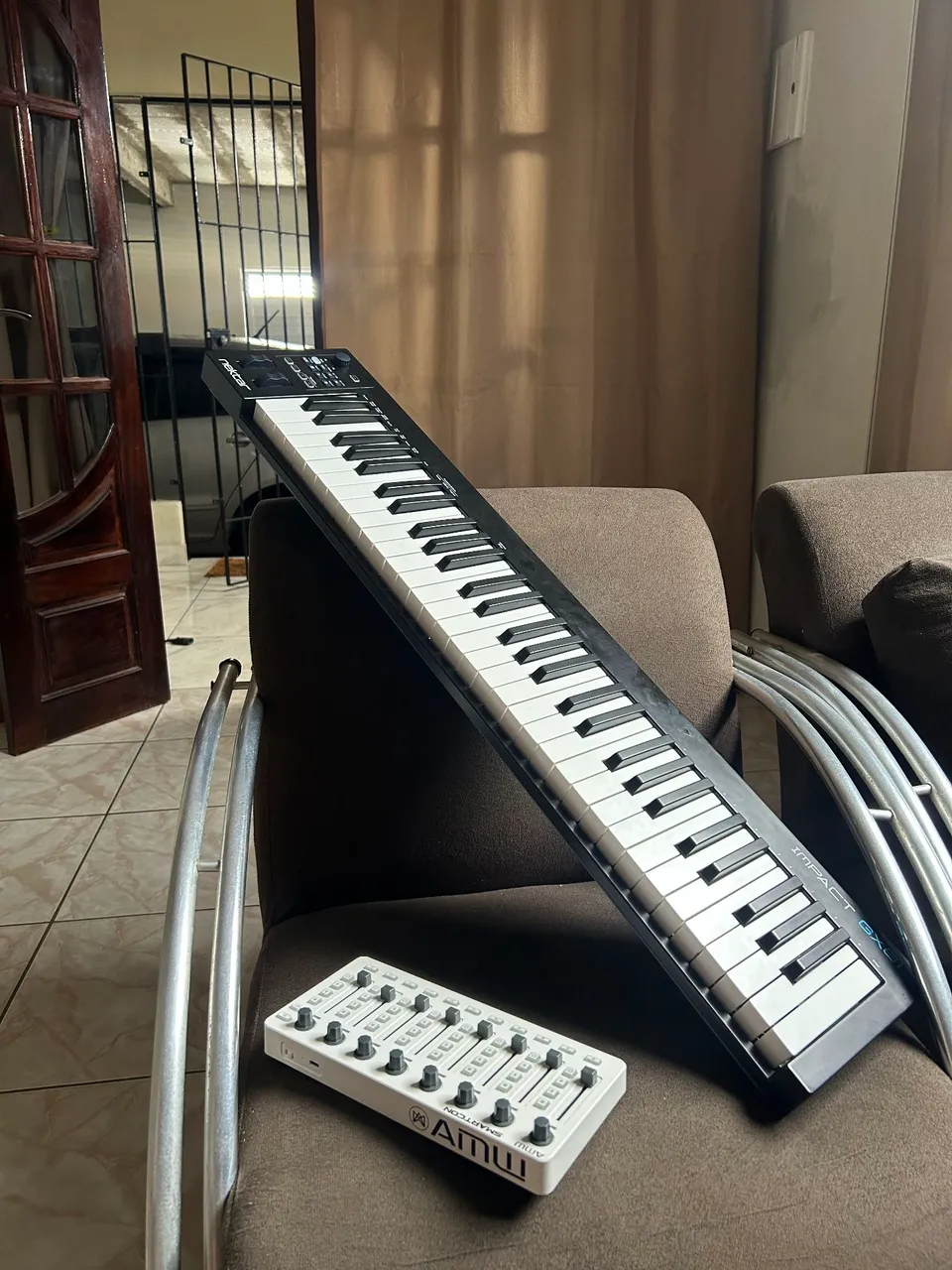 Novation Launchkey 61 MK4 - Instrumentos musicais - Petrópolis