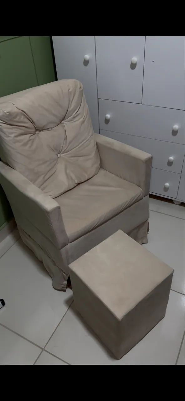 Poltrona de amamentação + Puff