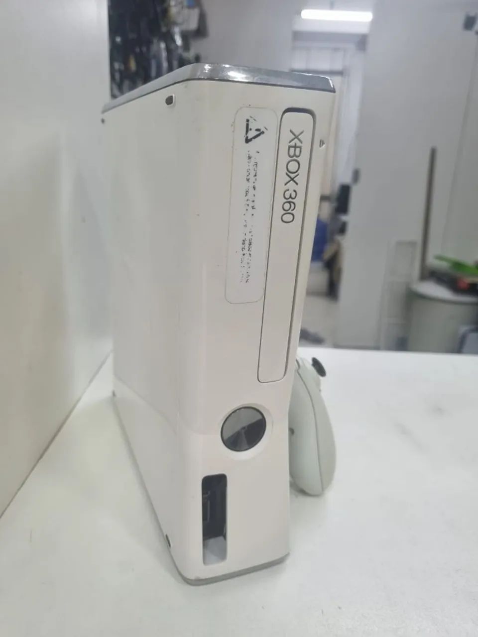 Xbox 360 slim branco 4gb - Foto 2