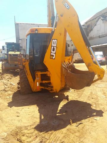 Retroescavadeiras Jcb 4x4 2013 - Foto 4