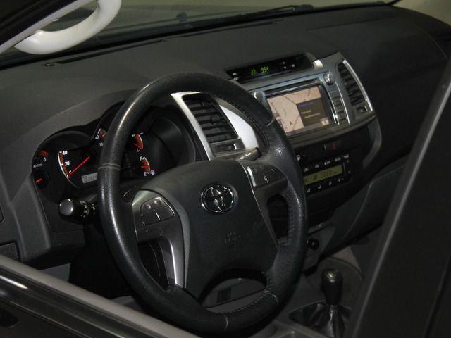 Hilux CD SRV D4-D 4x4 3.0 TDI Diesel Aut - Foto 17