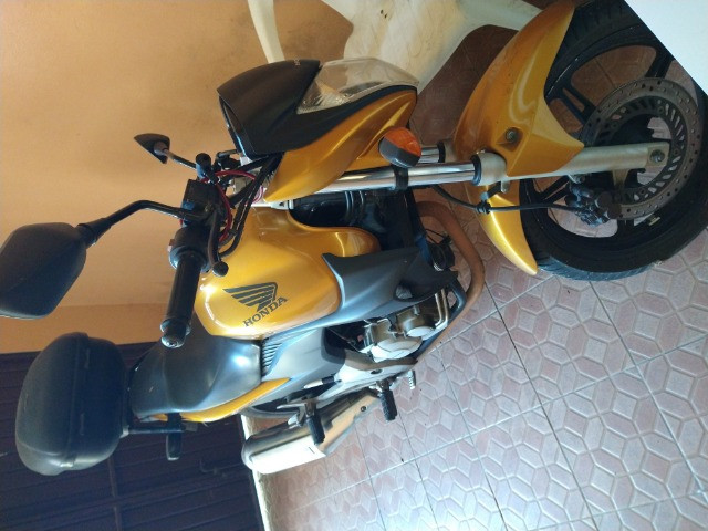 Vendo CB 300 2011