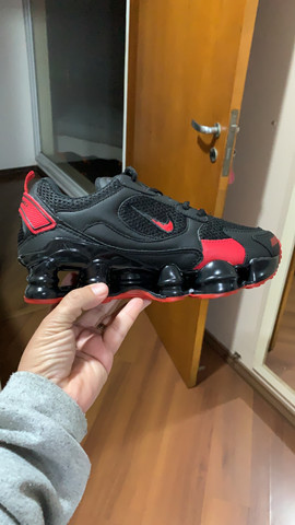 Nike 12 molas na numeração 39/40 formato grande