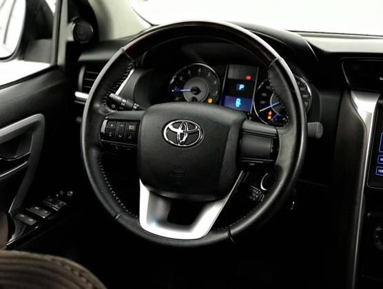 HILUX SW4 2016/2017 2.7 SR 4X2 16V FLEX 4P AUTOMÁTICO - Foto 9