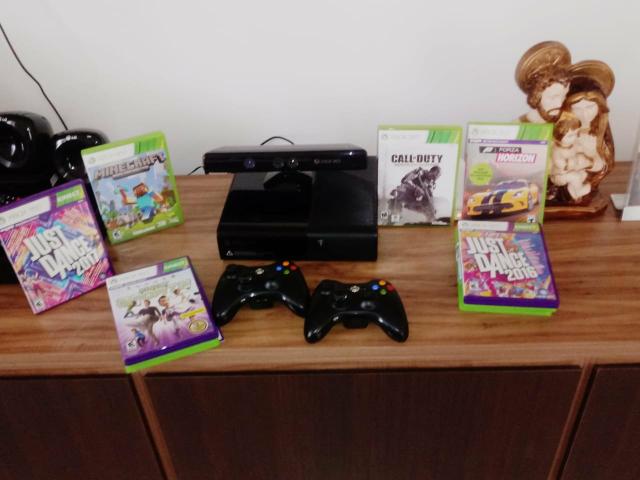 Xbox 360 seminovo completo + 10 jogos