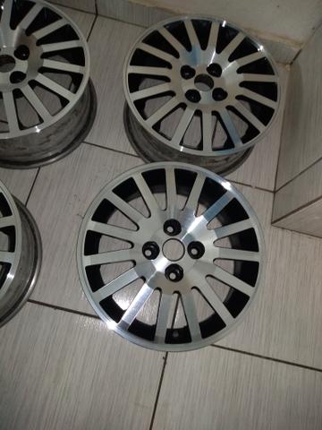 Rodas aro 15 4 furos