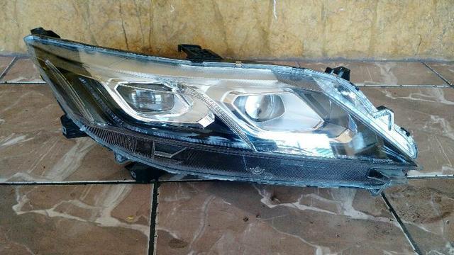 Farol direito Eclipse 2020