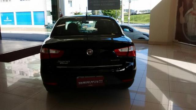 FIAT GRAND SIENA ATTRACTIVE 1.4 8V Preto 2015/2016 - Foto 10