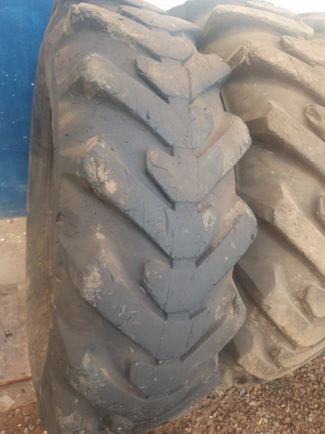 Pneu pá carregadeira 1300r24 1400 r24 17.5r25 20.5r25 23.5r25 - Foto 4