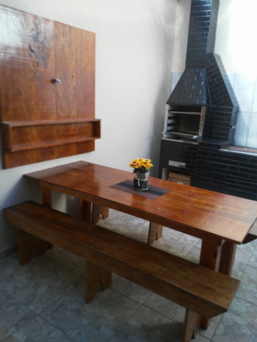 Painel pra TV e mesa com bancos rústico - Foto 3