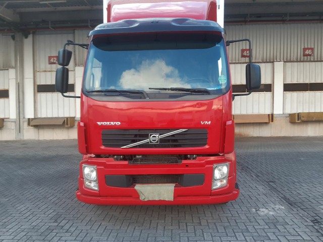 CAMINHÃO VOLVO VM 210