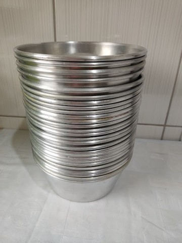 Lote De 27 Formas De Aluminio Para Bolo Ou Pudim com furo 20 Cm