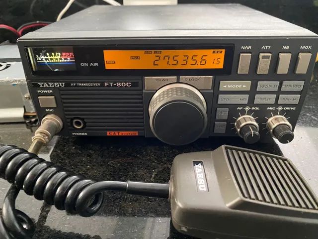 Yaesu FT-80C . Radio + Fonte 