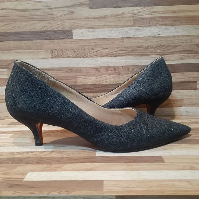 Sapatos Scarpin 41 Prata e Preto (Lote) - Foto 2