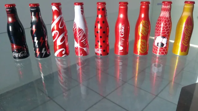 Lote composto por Geloucos da COCA-COLA, 100 unidades