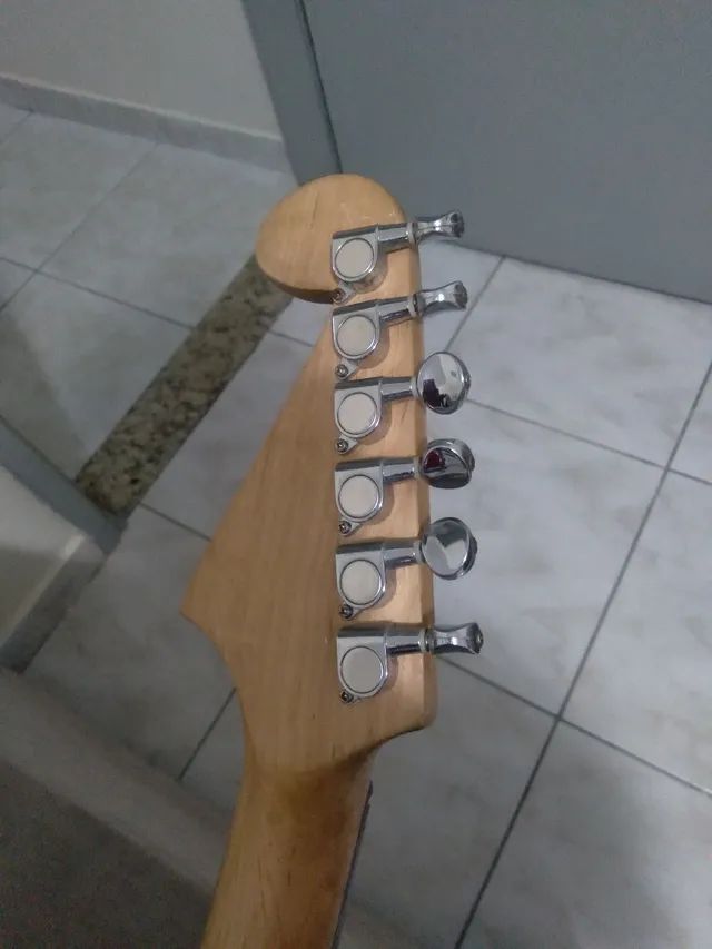 Guitarra Strato 