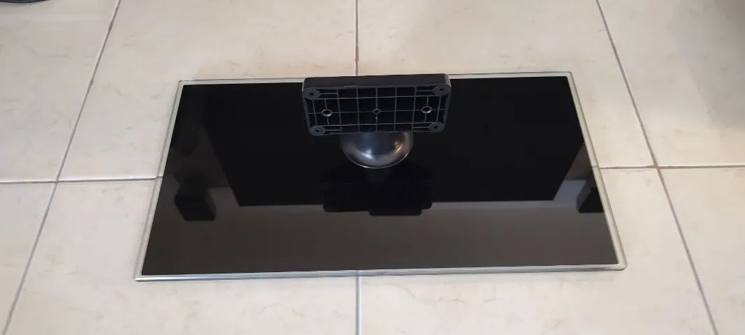 Base Tv Semp Toshiba com parafusos - Foto 3