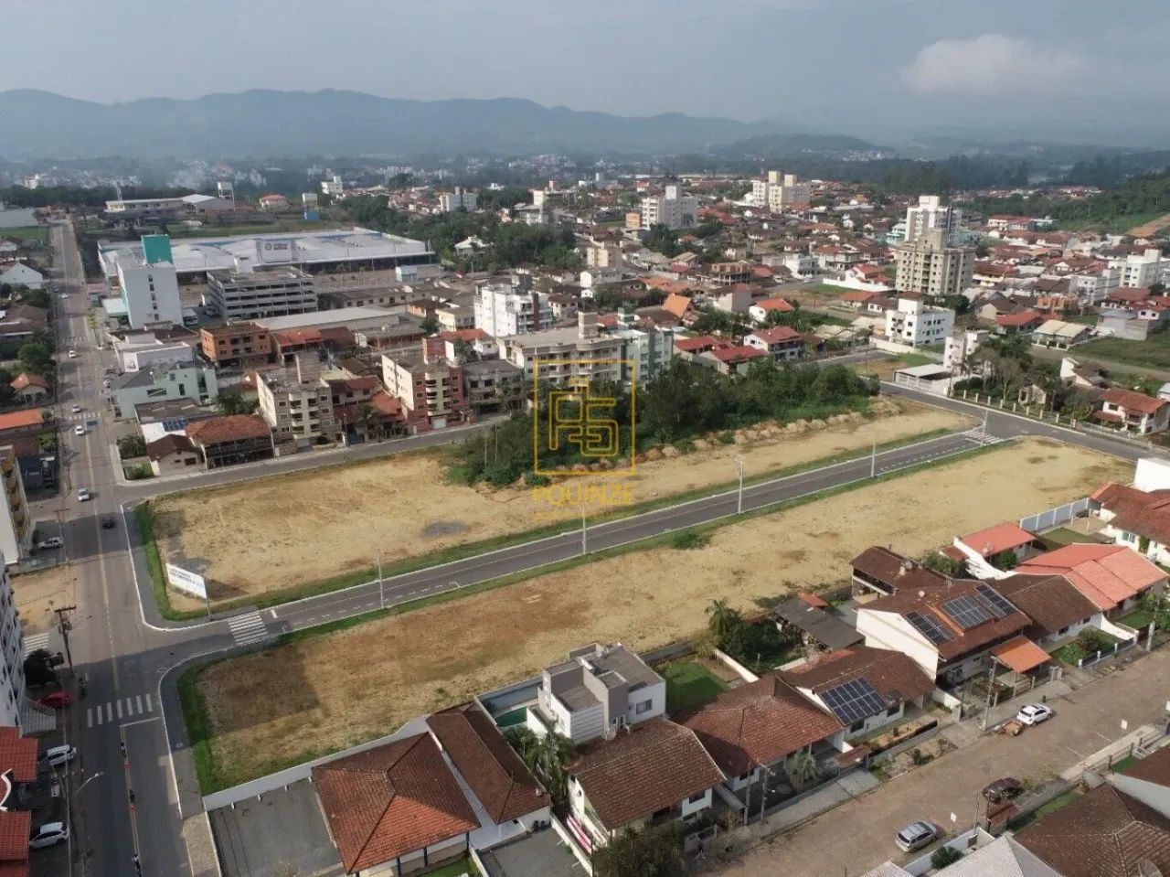 Terrenos com infraestrutura completa no bairro mais comercial de Indaial
