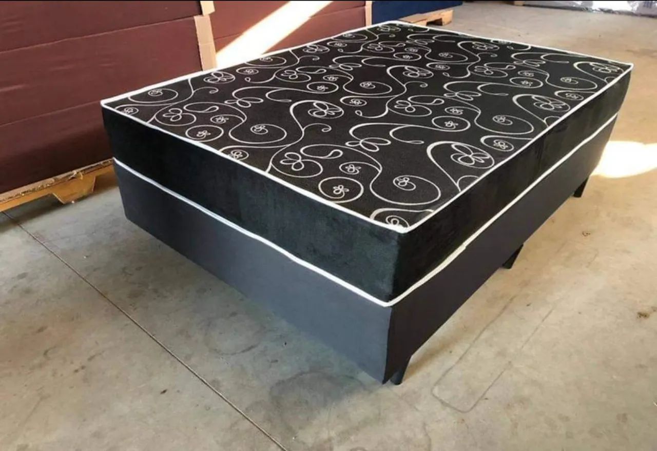 Base casal + colchão de molas ( cama casal )