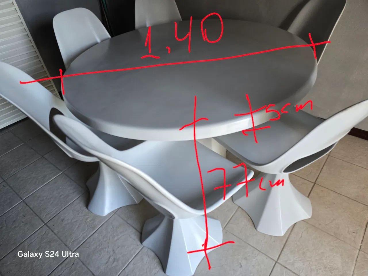 Conjunto mesa e cadeiras de fibra de vidro  - Foto 5
