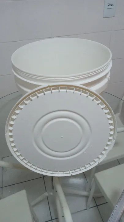 Balde alimentício 30 litros - Foto 3