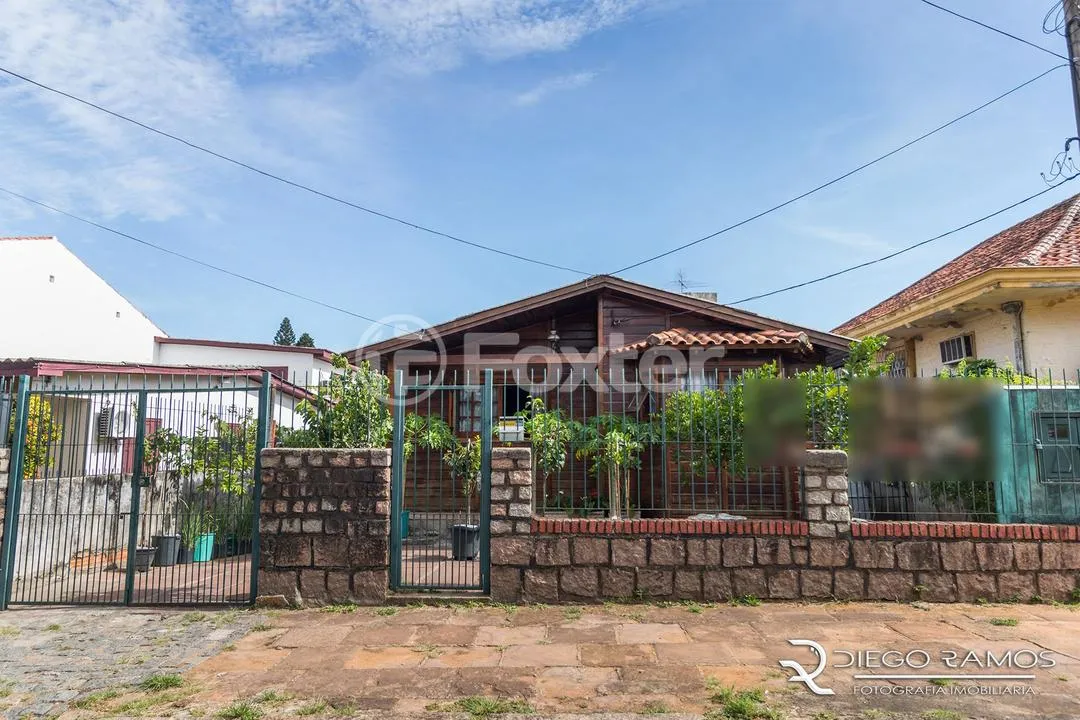 Casa à venda Rua Barão de Itaqui, Jardim São Pedro - Porto Alegre