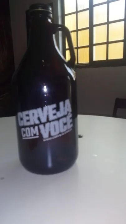 Growler 2 litros com tampa metálica
