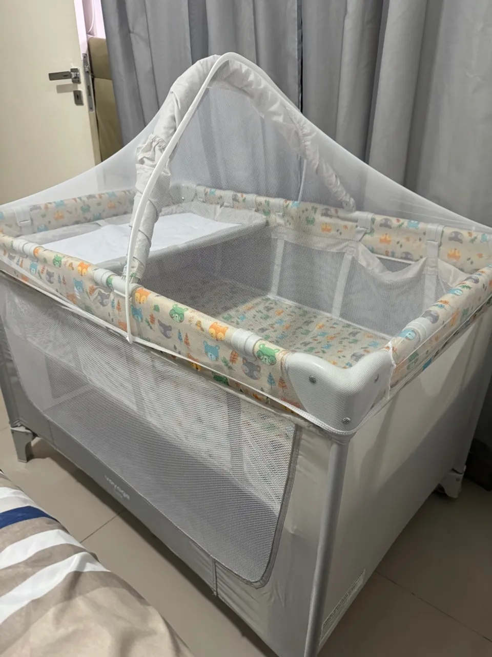 Berço Portátil com Mosquiteiro