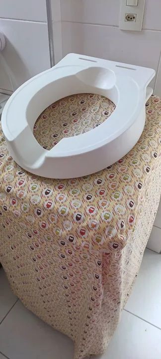 Assento de Sanitário Adaptável para Idosos e Pessoas com Mobilidade Reduzida - Foto 5