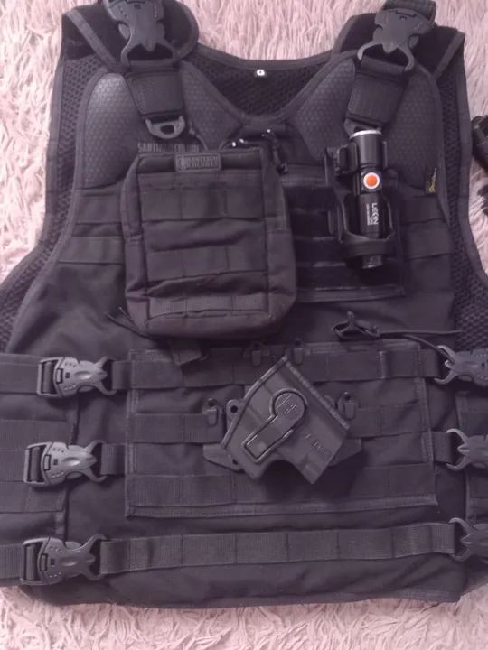 Segurança material vigilante vendo ou troco, tudo novo material 700 reais tudo!