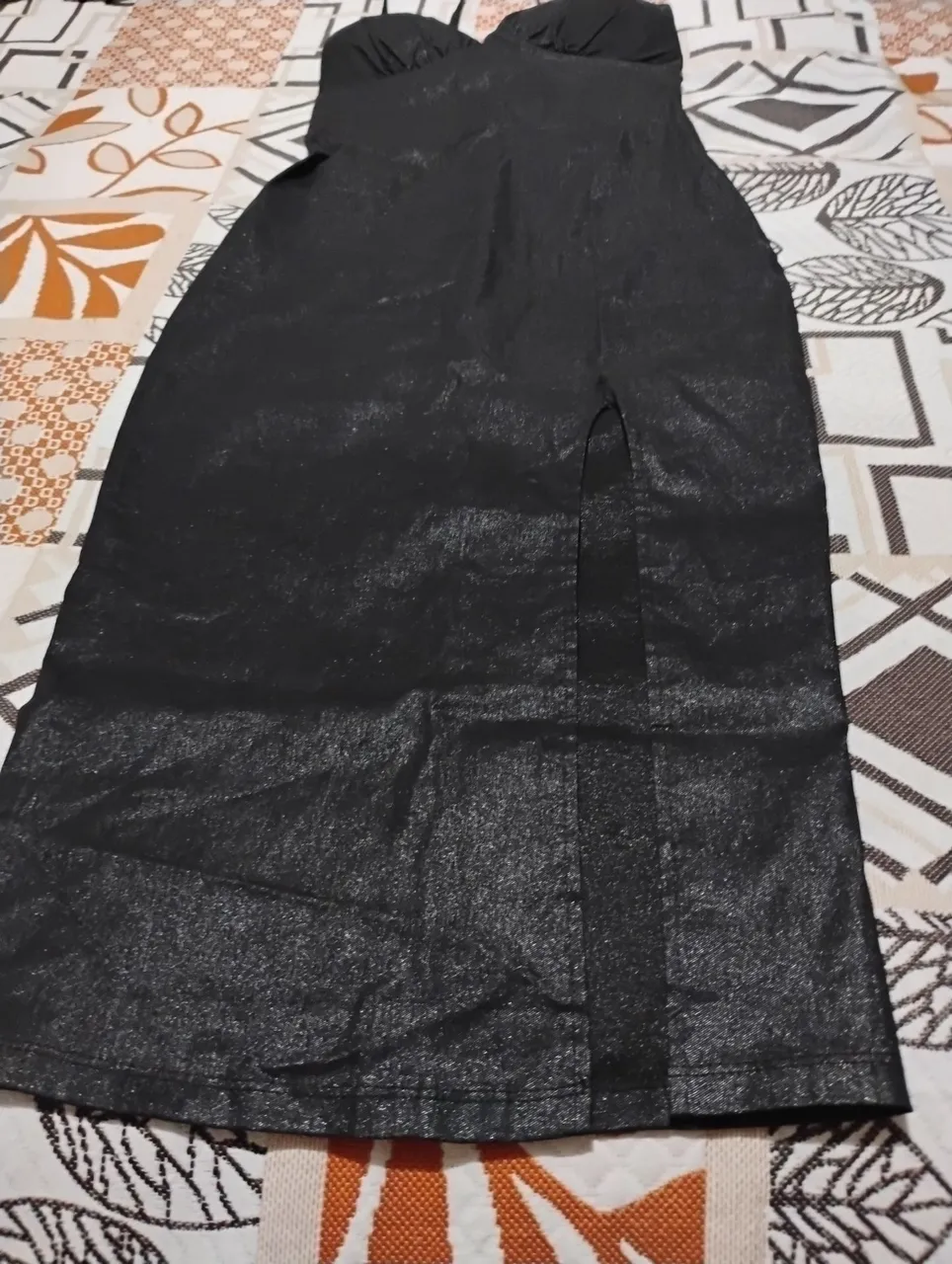 Vestido com Fenda Lateral - Elegância e Estilo preto