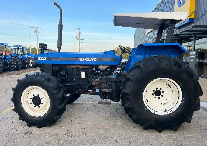Trator New Holland 8030