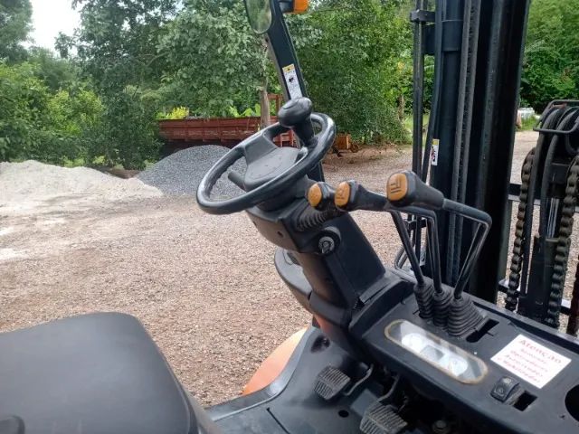 Empilhadeira STILL 2.5t Ano 2010 aceito troca por auto - Foto 3