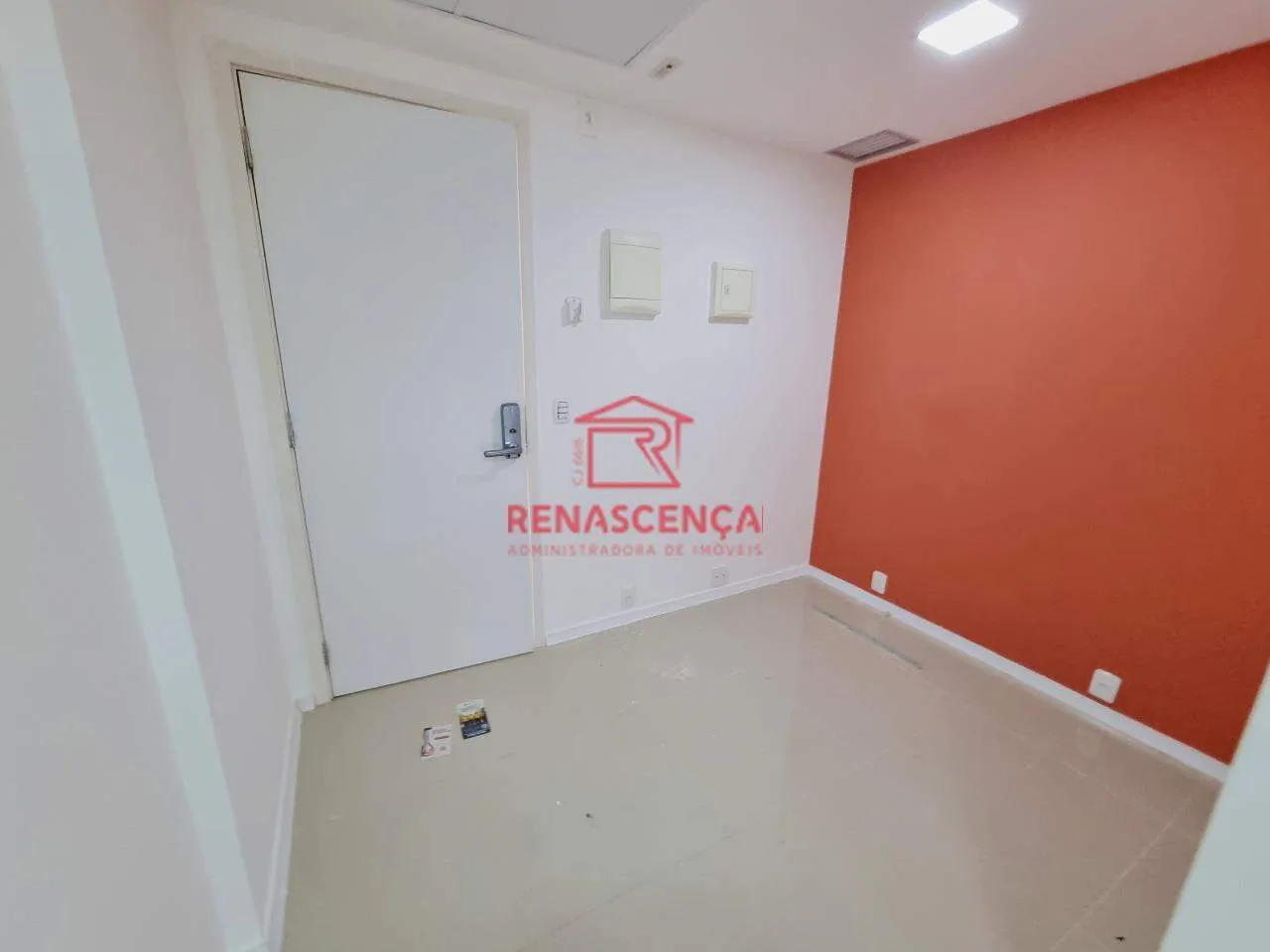 Sala no Recreio dos Bandeirantes com 21 m²!