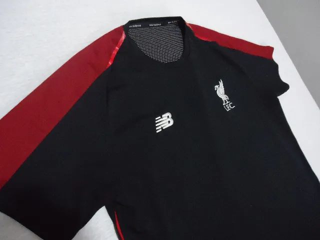 new balance - camisa do liverpool treino - tam xl - excelente estado - original - Foto 3