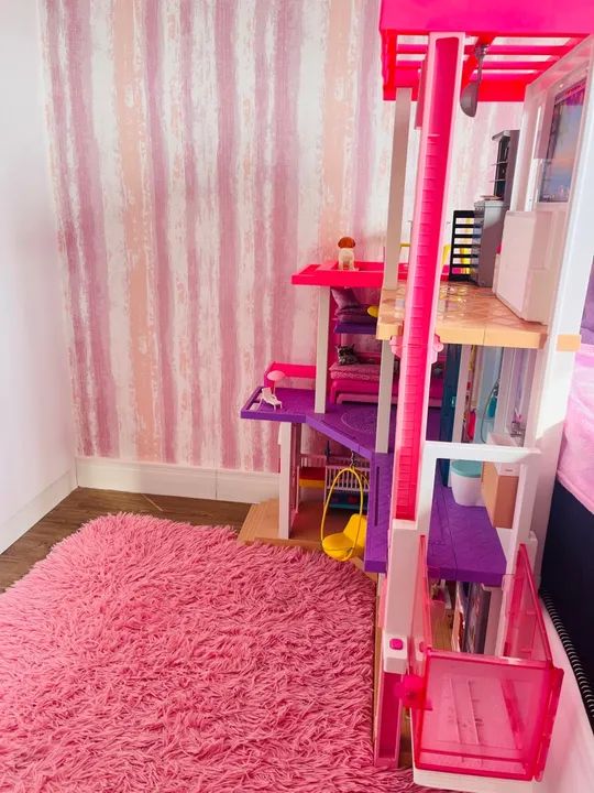 Casa de Bonecas Barbie Dreamhouse - Diversão Garantida! - Foto 4