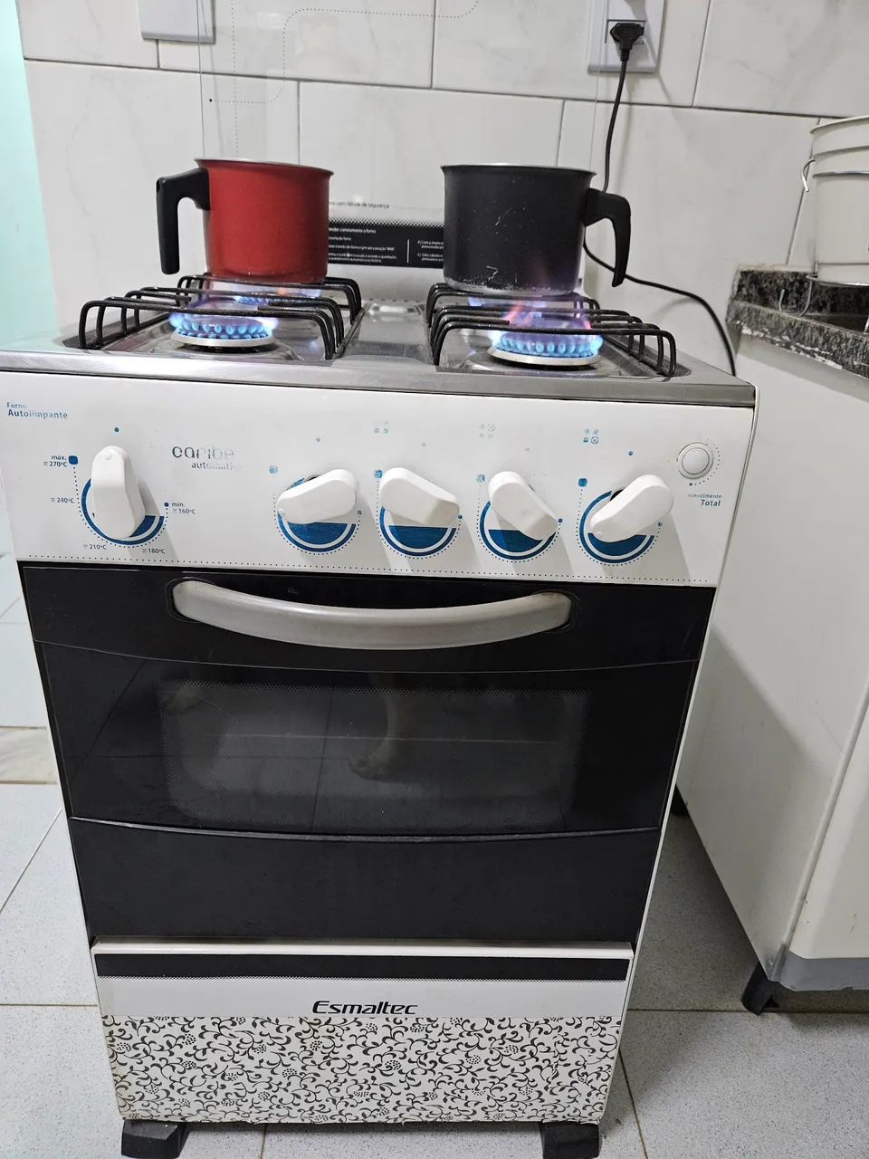 Fogão Esmaltec 4 bocas com forno